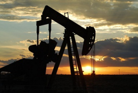 Azerbaijani oil price falls